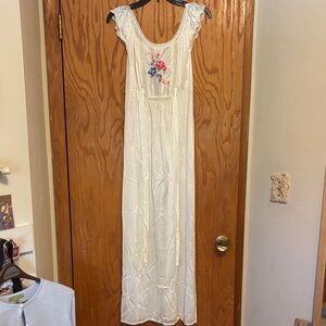 Vintage White Nightgown with Floral Embroidery